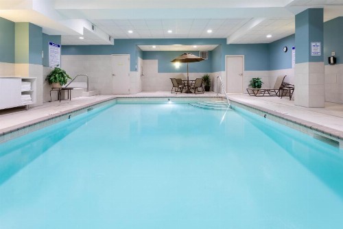 Holiday Inn Express Hotel & Suites Minneapolis-Downtown Convention Center an IHG Hotel - image 25