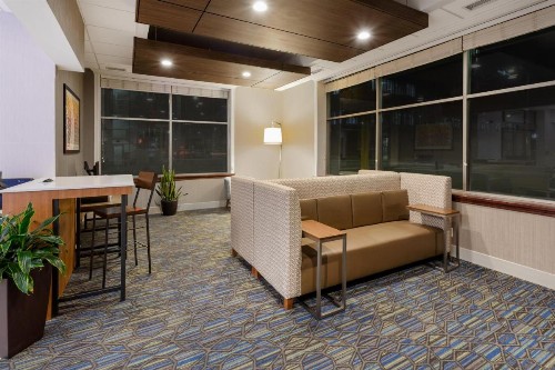 Holiday Inn Express Hotel & Suites Minneapolis-Downtown Convention Center an IHG Hotel - image 7