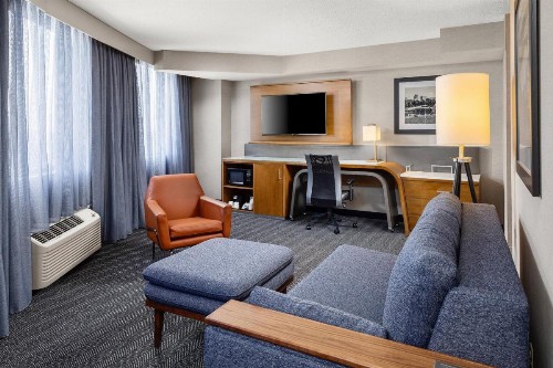 Courtyard by Marriott Minneapolis Downtown - image 10