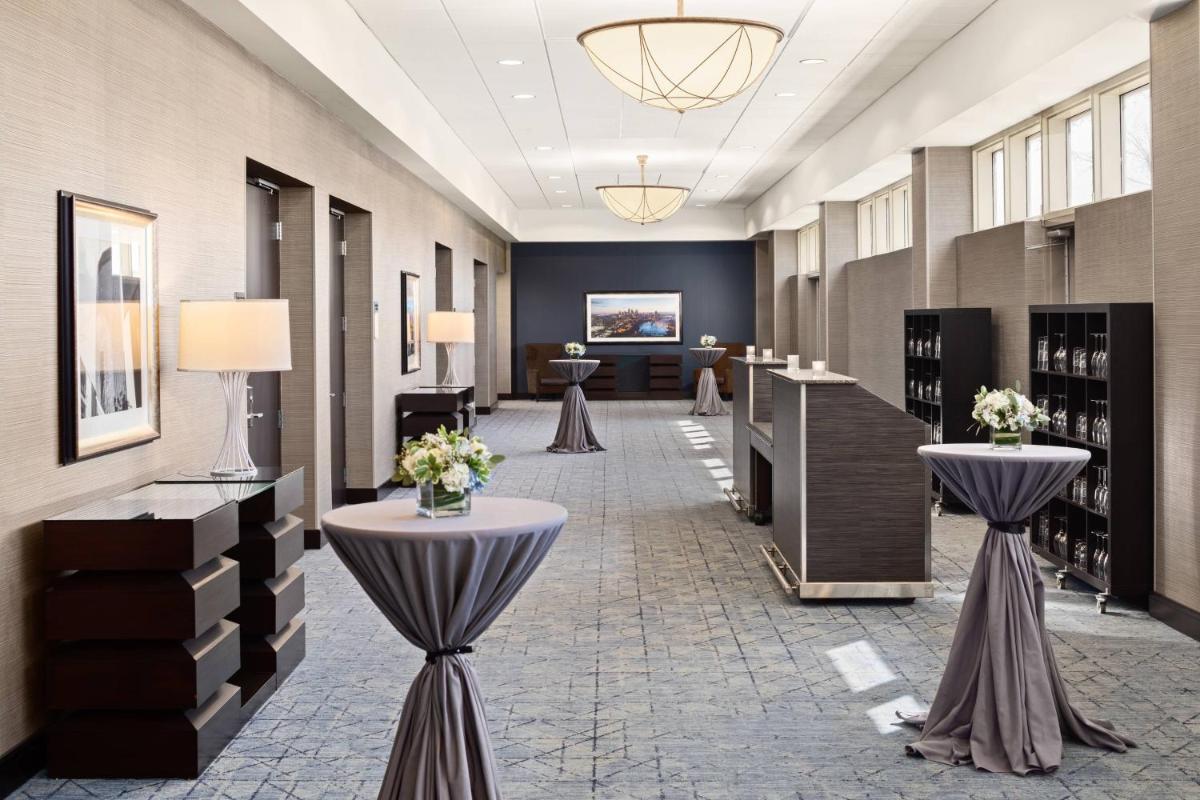 Courtyard by Marriott Minneapolis Downtown - image 3