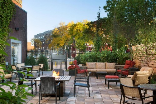 Courtyard by Marriott Minneapolis Downtown - image 4