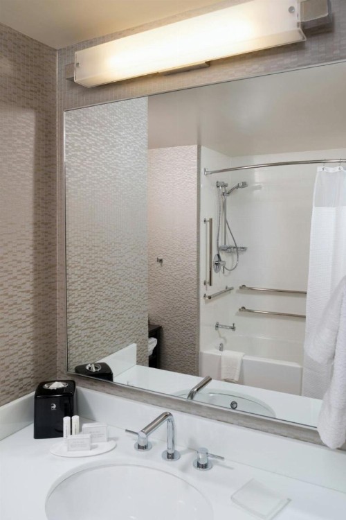 Courtyard by Marriott Minneapolis Downtown - image 49