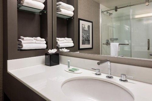 Courtyard by Marriott Minneapolis Downtown - image 5