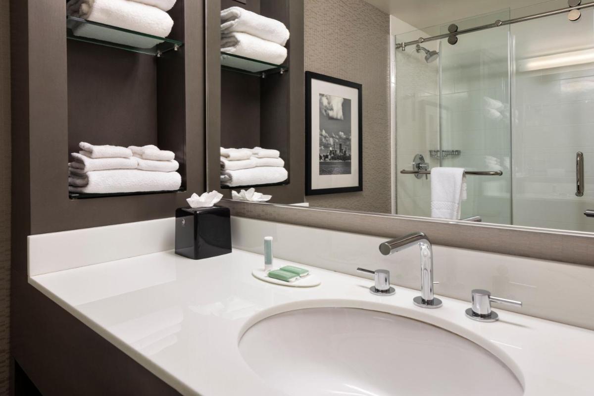 Courtyard by Marriott Minneapolis Downtown - image 5