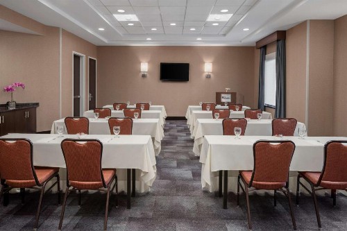 Hilton Garden Inn Minneapolis Downtown - image 39