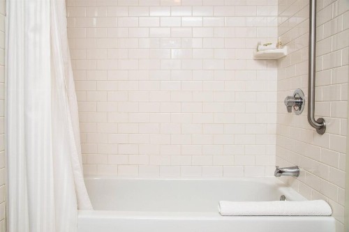Renaissance Minneapolis Hotel The Depot - image 21