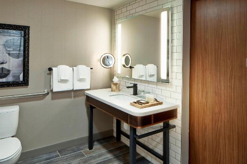 Renaissance Minneapolis Hotel The Depot - image 30
