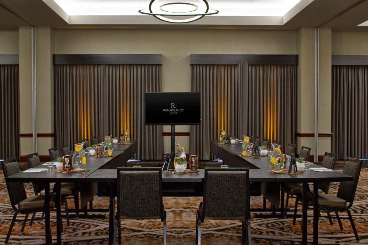 Residence Inn Minneapolis Downtown at The Depot - image 2