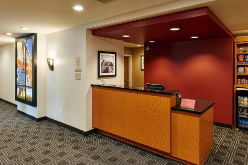 TownePlace Suites by Marriott Minneapolis Downtown/North Loop - image 2