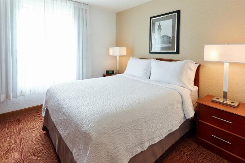 TownePlace Suites by Marriott Minneapolis Downtown/North Loop - image 8