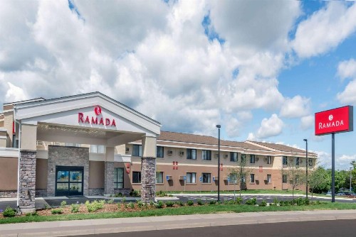 Ramada By Wyndham Minneapolis Golden Valley