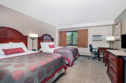 Ramada by Wyndham Minneapolis Golden Valley - image 16