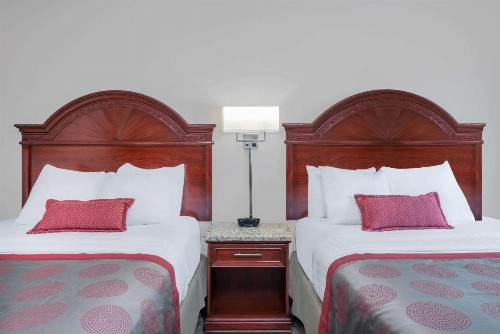 Ramada by Wyndham Minneapolis Golden Valley - image 17