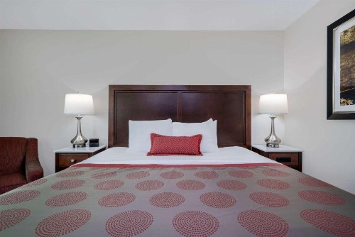 Ramada by Wyndham Minneapolis Golden Valley - image 22