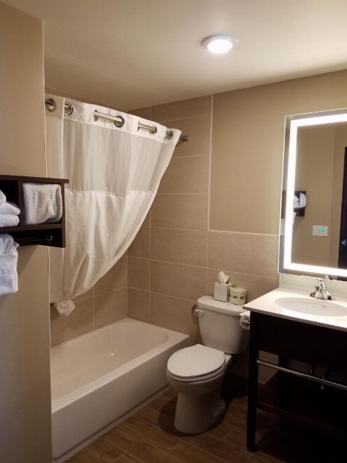 Ramada by Wyndham Minneapolis Golden Valley - image 25