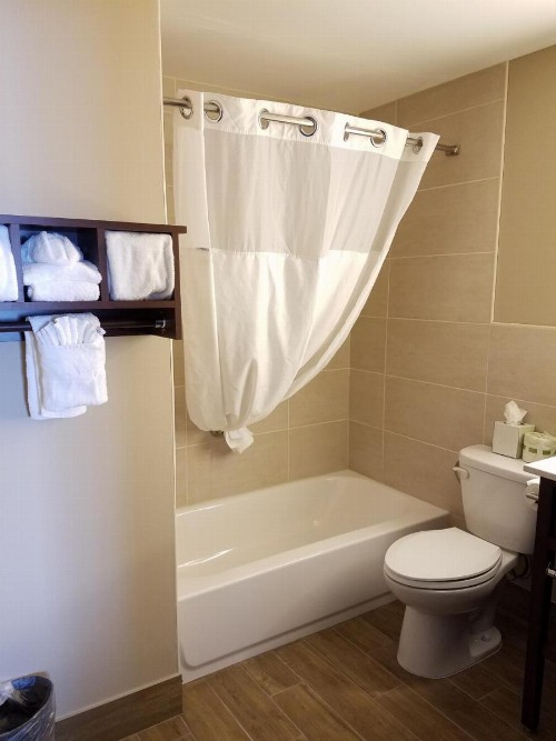 Ramada by Wyndham Minneapolis Golden Valley - image 26