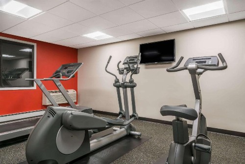 Ramada by Wyndham Minneapolis Golden Valley - image 41