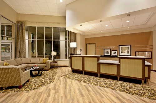 Hampton Inn & Suites - Minneapolis/Downtown - image 14
