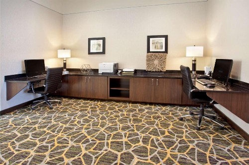 Hampton Inn & Suites - Minneapolis/Downtown - image 2