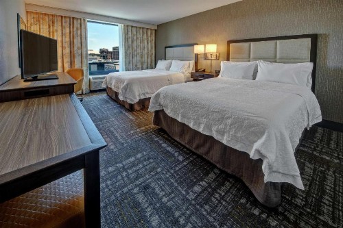 Hampton Inn & Suites - Minneapolis/Downtown - image 27