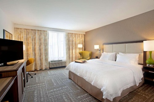 Hampton Inn & Suites - Minneapolis/Downtown - image 31