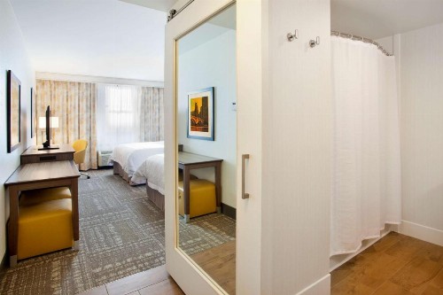 Hampton Inn & Suites - Minneapolis/Downtown - image 34
