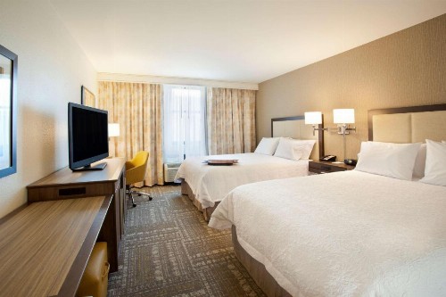 Hampton Inn & Suites - Minneapolis/Downtown - image 35