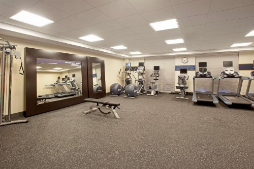Hampton Inn & Suites - Minneapolis/Downtown - image 4