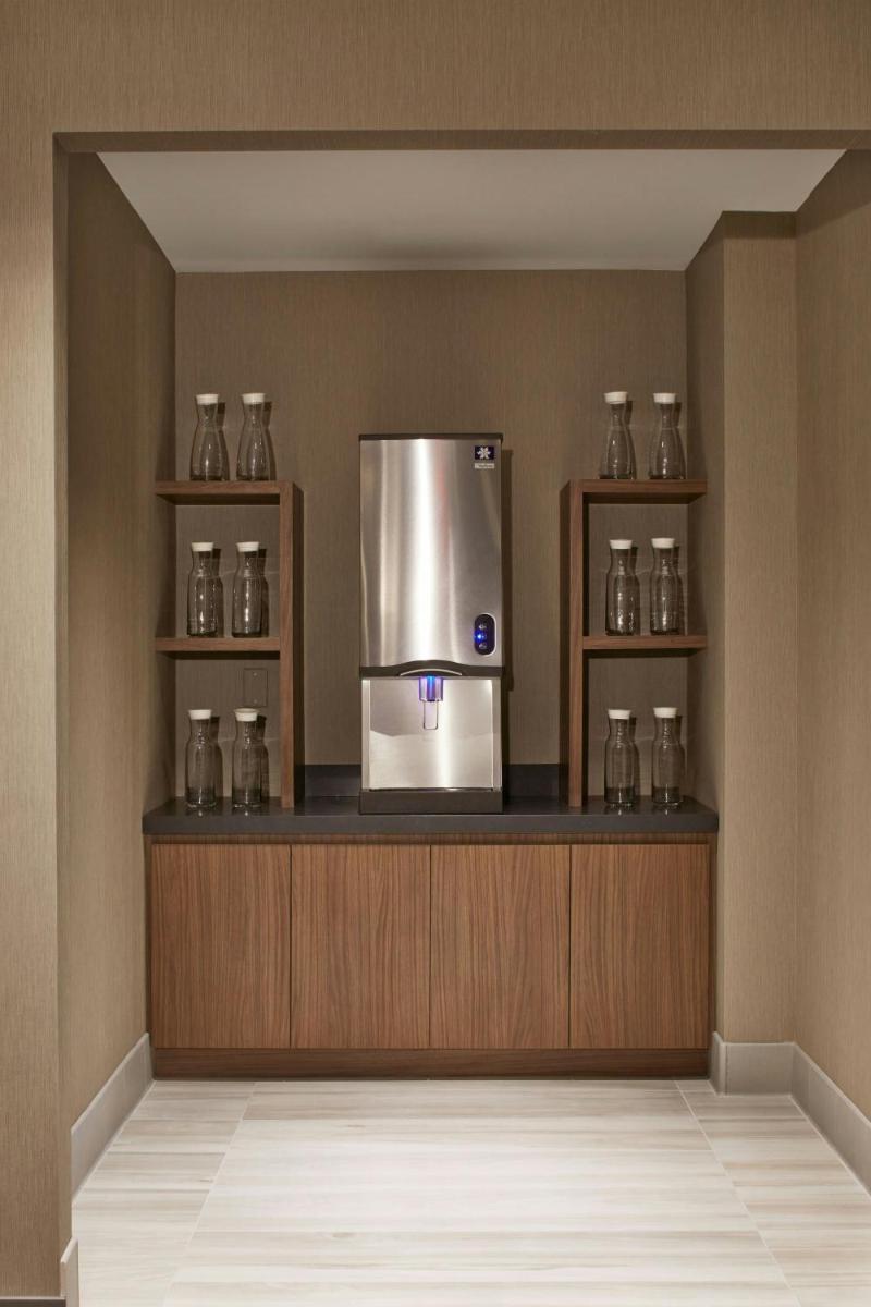 AC Hotel by Marriott Minneapolis Downtown - image 3