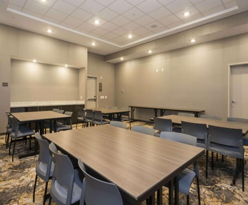 Hampton Inn and Suites Minneapolis University Area MN - image 23
