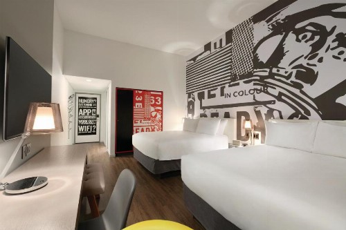 Radisson Red Minneapolis Downtown - image 34