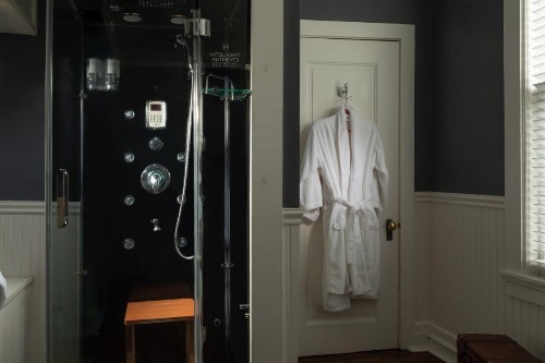 300 Clifton - image 17