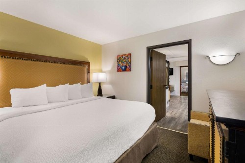 Kelly Inn Minot - image 29
