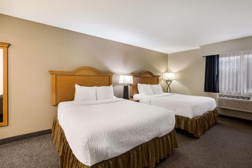 Kelly Inn Minot - image 30
