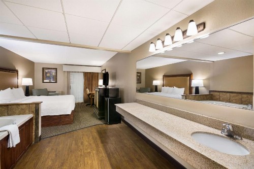 Kelly Inn Minot - image 32