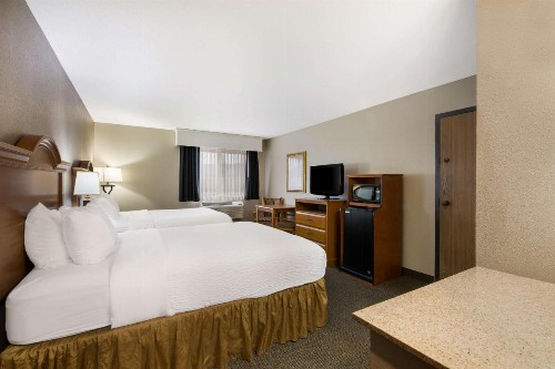 Kelly Inn Minot - image 6