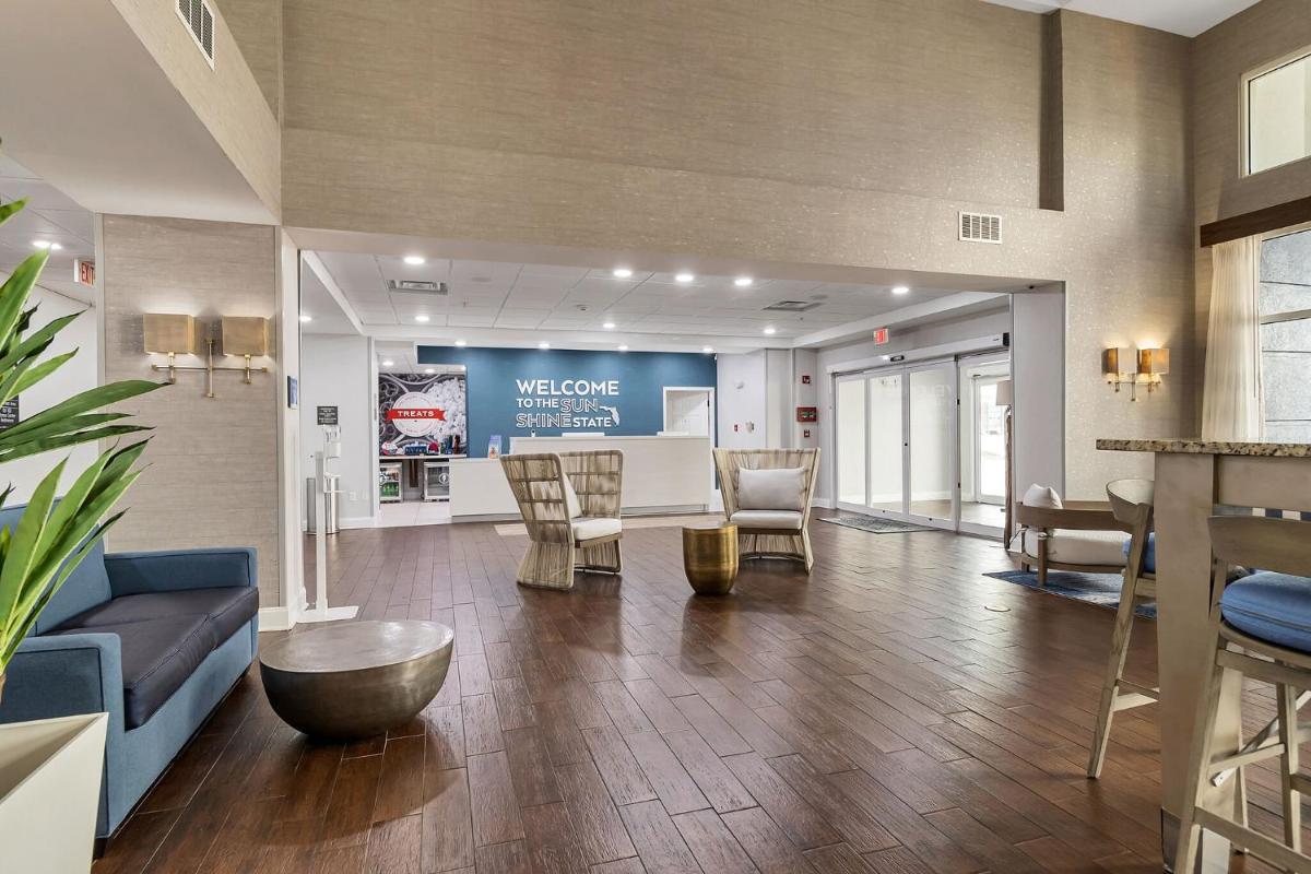 Hampton Inn & Suites Destin Sandestin Area - image 2