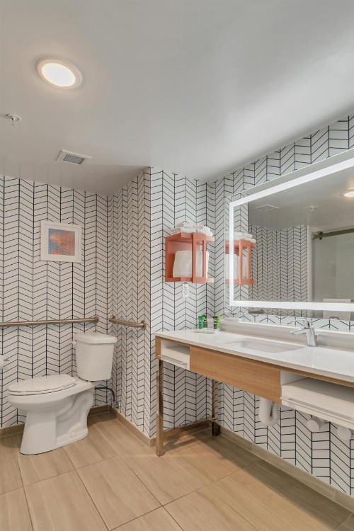Hampton Inn & Suites Destin Sandestin Area - image 39