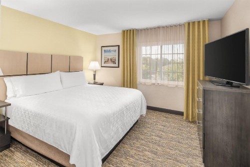 Candlewood Suites Destin-Sandestin Area an IHG Hotel - image 10