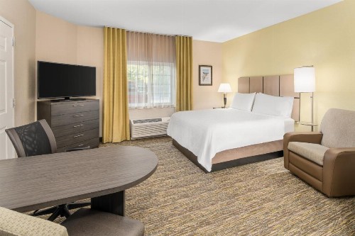 Candlewood Suites Destin-Sandestin Area an IHG Hotel - image 3