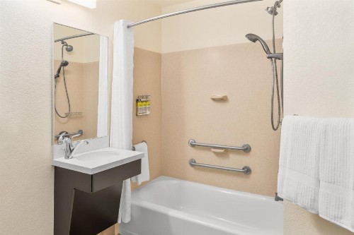 Candlewood Suites Destin-Sandestin Area an IHG Hotel - image 38