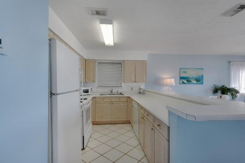 Crystal Villas - image 1