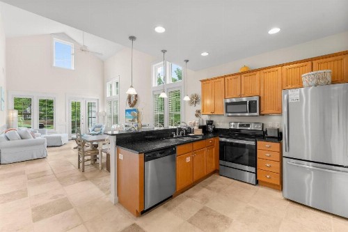 1383 Laurel Grove - image 25