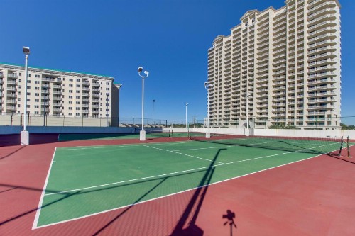Surfside Resort by Vacasa - image 2