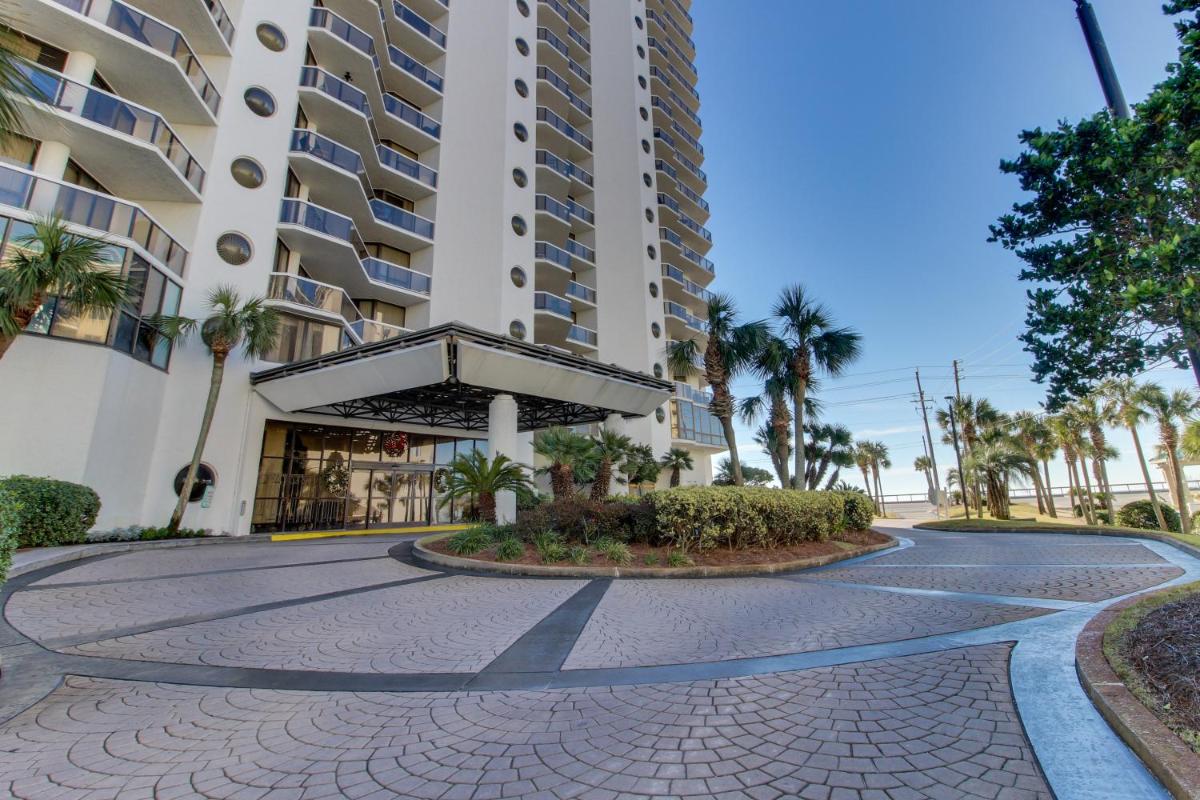 Surfside Resort by Vacasa - image 3