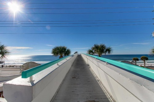 Surfside Resort by Vacasa - image 8