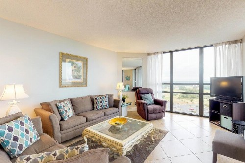 Surfside Resort 2 by Vacasa - image 4