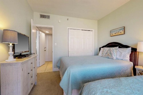 Surfside Resort 3 by Vacasa - image 2