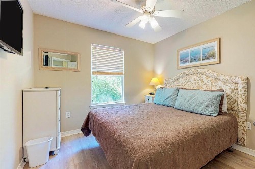 5 Bed 2 Bath Vacation home in Destin - image 12