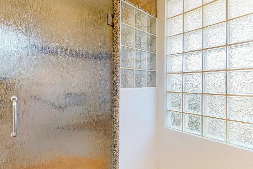 5 Bed 2 Bath Vacation home in Destin - image 8